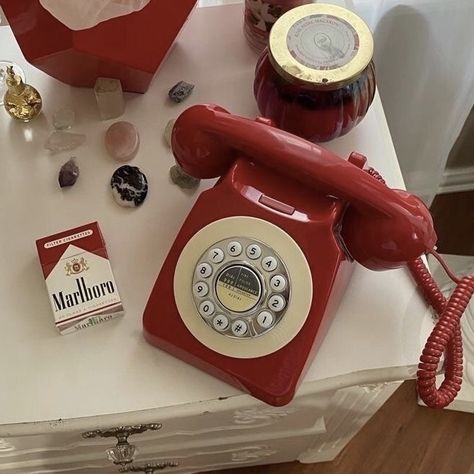 Landline Phone Aesthetic, Sacrificial Lamb, Americana Aesthetic, Loving Him Was Red, Cherry Cola, Red Icons:), Vintage Americana, Lana Del Ray, Red Taylor