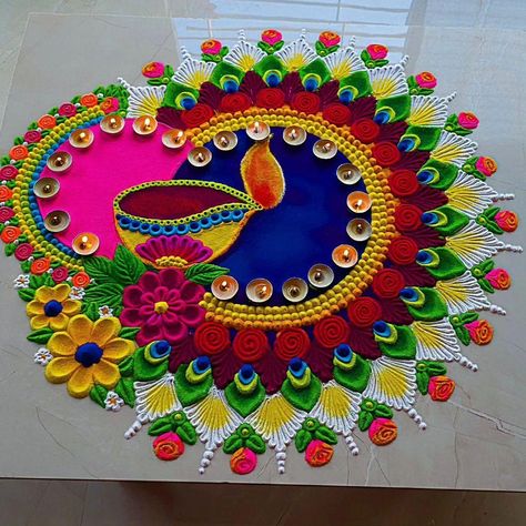 Rangoli Design With 3 Colours, Best Rangoli Designs Colourful, Two Colours Rangoli Designs, Alpana Designs Colourful, Rangoli Beautiful Designs, Ranglo For Diwali, Round Rangoli For Diwali, Diy Diwali Rangoli Designs, Rangoli Designs Beautiful Unique