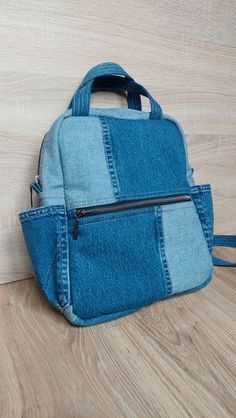 DIY Denim Backpack with zipper and pockets https://youtu.be/UkXMELQ2JPU Jeans Backpack Diy, Diy Jean Backpack, Jean Backpack Pattern, Denim Backpack Pattern, Denim Diy Bag, Diy From Old Jeans, Denim Backpack Diy Old Jeans, Upcycled Denim Bag, Denim Backpack Diy