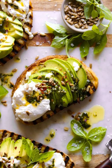 Gourmet Toast, Basil Vinaigrette, Avocado Toast Recipe, Gourmet Breakfast, Open Face, Avocado Recipes, Toast Recipes, Cafe Food, Brunch Recipes