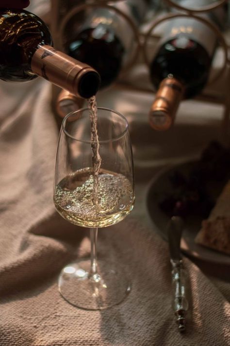 Pouring Wine Aesthetic, Vin Aesthetic, Wine Asethic, White Wine Aesthetic, Wine Bottle Photography, Wine Pics, Wine Aesthetic, German Wine, Pouring Wine