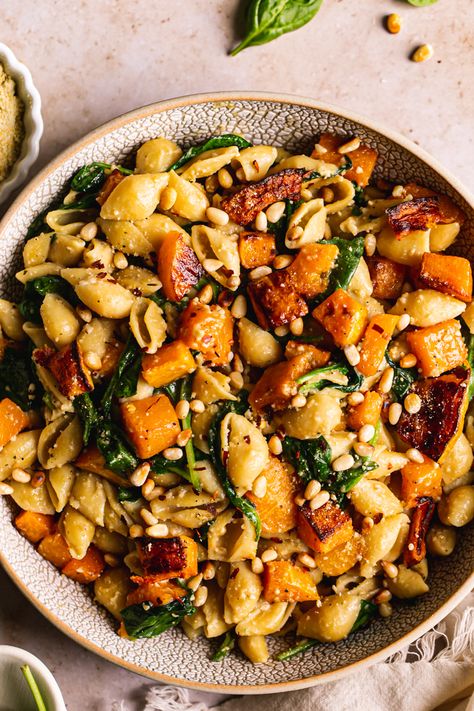 Butternut Squash Spinach Pasta Butternut Squash Spinach, Vegan Pasta Dish, Butternut Squash Recipes, Spinach Pasta, Squash Recipes, Pasta Recipe, Vegan Dinners, Vegetarian Dishes, Butternut Squash