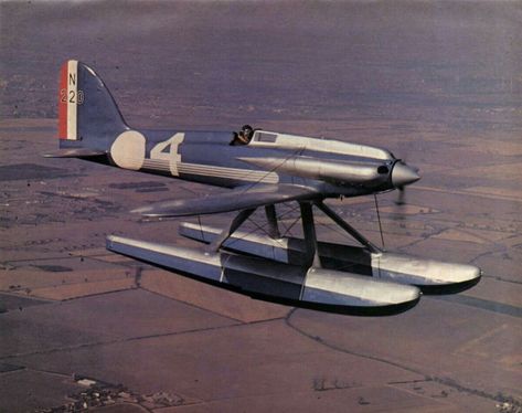 Supermarine Schneider trophy racing floatplane.S 5. #aircraft #vintage #aircraft Amphibious Aircraft, Float Plane, Old Planes, Air Race, Vintage Planes, Supermarine Spitfire, Flying Boat, British Aircraft, Vintage Aviation