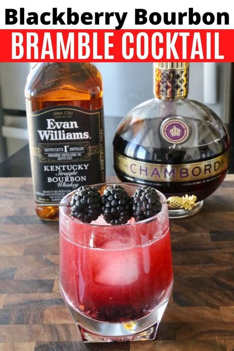 How to make a Blackberry Bramble. Our refreshing cocktail recipe is a summer drink shaken with bourbon whiskey, Chambord and lemon juice. Bramble Recipe, Bourbon Mixed Drinks, Chambord Cocktails, Fruity Summer Drinks, Whiskey Cocktails Easy, Blackberry Bourbon, Blackberry Cocktail, Bramble Cocktail, Blackberry Bramble