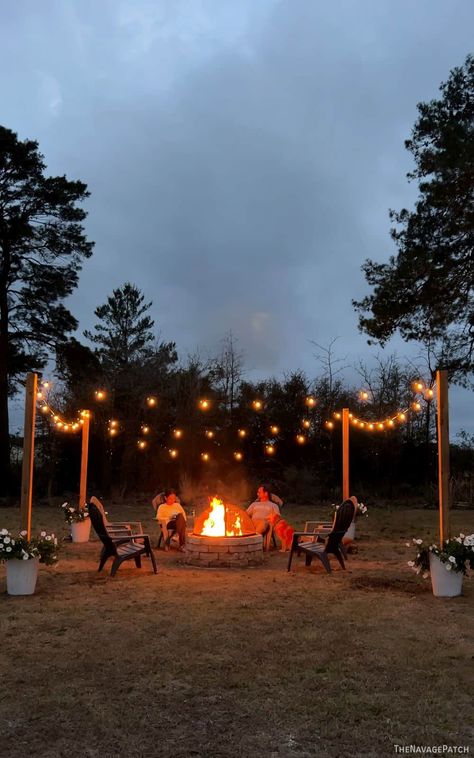 Outdoor Fire Area Ideas, Fire Pit Ideas With Lights, Bonfire Pit Ideas Diy, Outdoor Fire Pit Area Diy, Fire Pit Area With Lights, Outdoor Bonfire Ideas, Outdoor Fire Pit Areas Backyards, Patio Inspiration Backyard, Small Yard Fire Pit Ideas