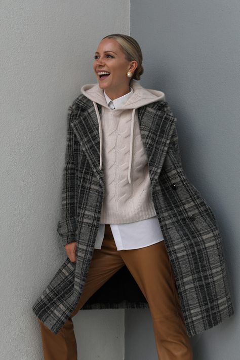 Leather Pants Style, Plaid Overcoat, Shacket Outfit, Blair Eadie, Atlantic Pacific, Coat Street Style, Casual Outfit Inspiration, Fashion Sites, Stylish Work Outfits