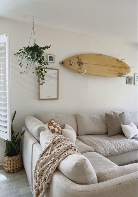 Beachy Boho Apartment, Hawaiian Apartment, Married Apartment, Tropical Minimalist House, Beach Home Aesthetic, Hawaii Apartment, Build Aesthetic, Cottagecore Beach, Woodshop Ideas