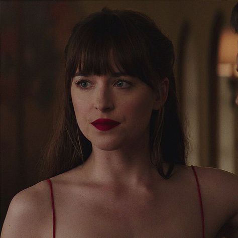 222 Me gusta, 3 comentarios - Dakota Johnson 🌹 (@archivedakota) en Instagram: "🍸🔥 - #Dakotajohnson" Dakota Jhonson, Anastasia Grey, Children Of The Corn, Anastasia Steele, Taylor Swift Songs, Christian Grey, Fifty Shades Of Grey, Dakota Johnson, Girl Crushes