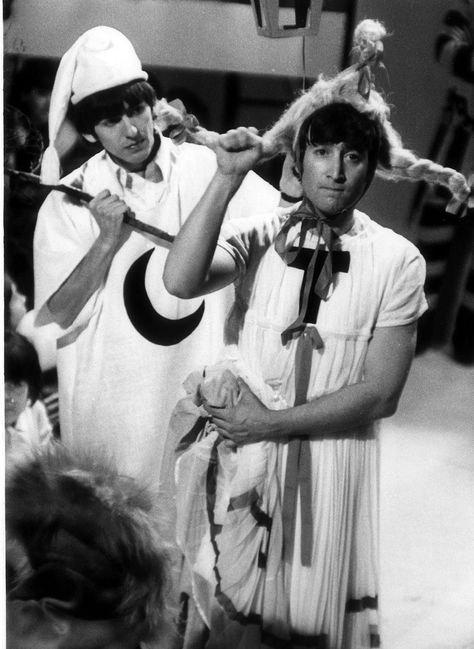 Beatles weirdest pics: 50 most bizarre photos of John Lennon, Paul McCartney, Ringo Starr and George Harrison from the archives - Mirror Online Pyramus And Thisbe, Beatles Rare, Just Good Friends, Bug Boy, Beatles Pictures, John Lennon Beatles, Beatles John, Love Me Do, The Fab Four