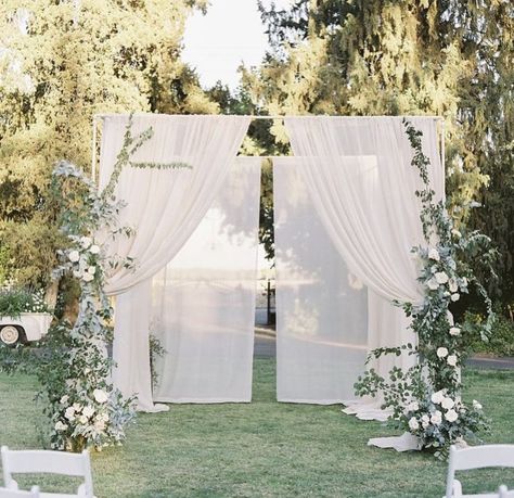 Ceremony Backdrop Outdoor, Spring Wedding Decor, Outdoor Spring Wedding, Spring Wedding Decorations, Cottage Wedding, Wedding Ceremony Backdrop, San Francisco Wedding, Bay Area Wedding, Outdoor Wedding Decorations