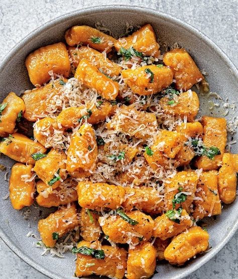 Calabaza Recipe, Buttery Garlic Sauce, Butternut Squash Gnocchi, Squash Gnocchi, Butternut Squash Vegan, Gnocchi Recipes Homemade, Hearty Recipes, Butternut Squash Sauce, Gluten Free Gnocchi