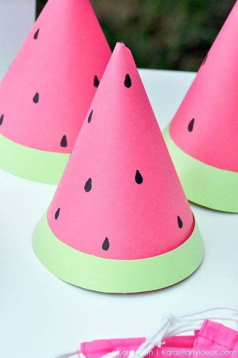 Have a watermelon #party! http://karaspartyideas.com/2016/06/summer_watermelon_party.html #DIY #crafts Diy Birthday Party Hats, Watermelon Party Theme, Watermelon Diy, Watermelon Crafts, Watermelon Birthday Parties, Birthday Free, Hat Template, Fruit Birthday, Fiesta Tropical