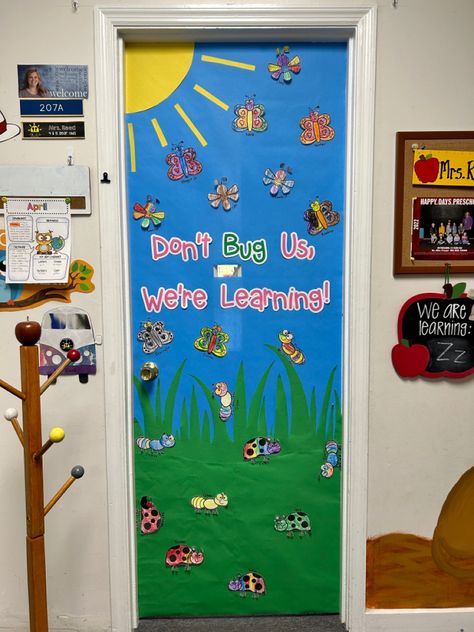 Nature Classroom Door, Ladybug Classroom Door, Bugs Classroom Theme, Bug Bulletin Board Ideas, Bug Themed Classroom, Insects Theme Classroom, Classroom Family Tree, Butterfly Classroom Theme, Free Classroom Decor