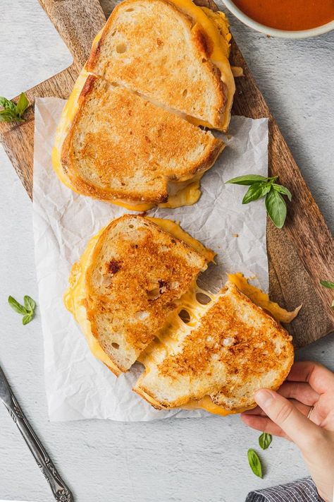 Gourmet Grilled Cheese Sandwich Recipes, Grilled Cheese Sandwich Recipes, Gourmet Grill, Tattoo Food, Gourmet Grilled Cheese Sandwich, Food Wallpapers, Wallpaper Food, Gourmet Grilling, Gourmet Grilled Cheese