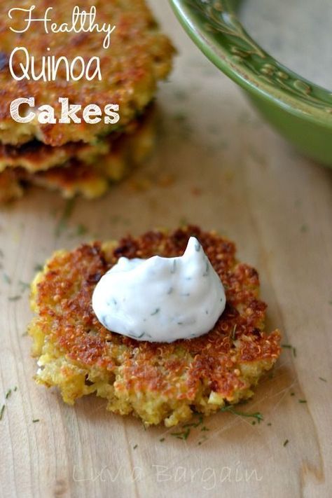 Yogurt Dill Sauce, Quinoa Cakes, Quinoa Recipes Easy, Quinoa Cake, Healthy Quinoa, Csa Recipes, Nice Recipes, Dill Sauce, Quinoa Healthy