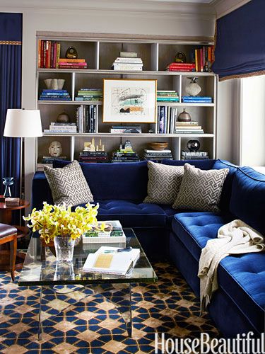 "I like to put the pattern on the floor and solids on the furniture," Phoebe Howard says. Navy Sectional, Blue Velvet Couch, Blue Sectional, Blue Couch, Sofa Ideas, Blue Couches, Room Refresh, Dark Furniture, Design Salon