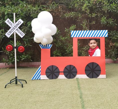 Chugga Chugga Two Two Decoration, Train Theme Birthday Decoration, How To Make Train Out Of Boxes, Train Photo Booth Diy, Animal Train Birthday Party, Train Parade Float Ideas, Train Birthday Balloon Garland, Train Theme Bday Party, Birthday Train Ideas