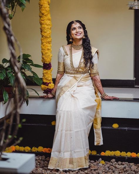 Sari Without Blouse, Kerala Wedding Look Bride, Wedding Sarees For Bride White, Wedding Set Saree Kerala, South Indian Wedding Saree White, Set Saree Bridal Look, Bride Photoshoot Kerala, Brides Of Kerala, Wedding Blouse Designs Kerala