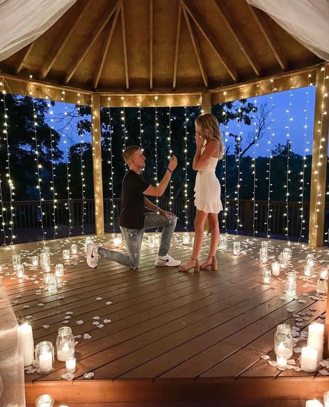 Proposal Ideas Night Lights, Proposal With Lights Romantic, Floating Lights Proposal, Twilight Proposal Ideas, Proposal Ideas Fairy Lights, Proposal Wedding Ideas, Pergola Proposal Ideas, Perfect Engagement Proposal, Proposal Decor Outdoor