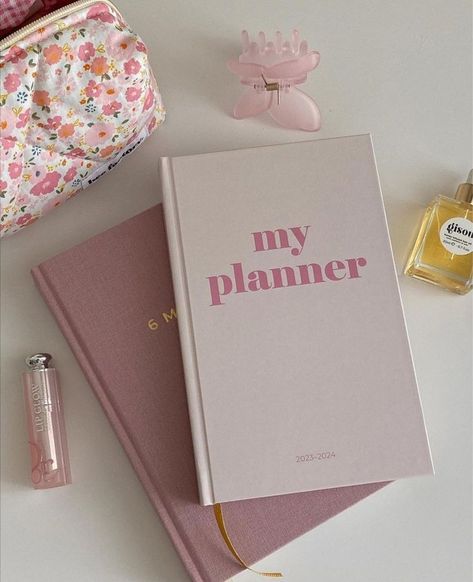 Start off your year organized get this planner https://amzn.to/3ScNkXL Monthly Organization, Studera Motivation, To Do Planner, Pink Lifestyle, My Planner, Notebook Organization, Weekly Monthly Planner, Pink Girly Things, Pink Vibes