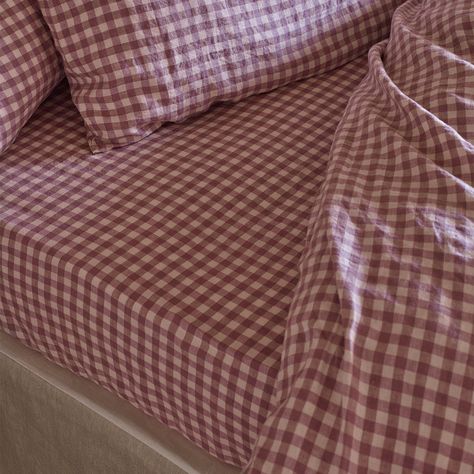 Gingham Sheets, Piglet In Bed, Dusky Purple, Stripe Bedding, Plaid Bedding, Hot Summer Nights, Gingham Linen, Floral Bedding, Linen Sheets