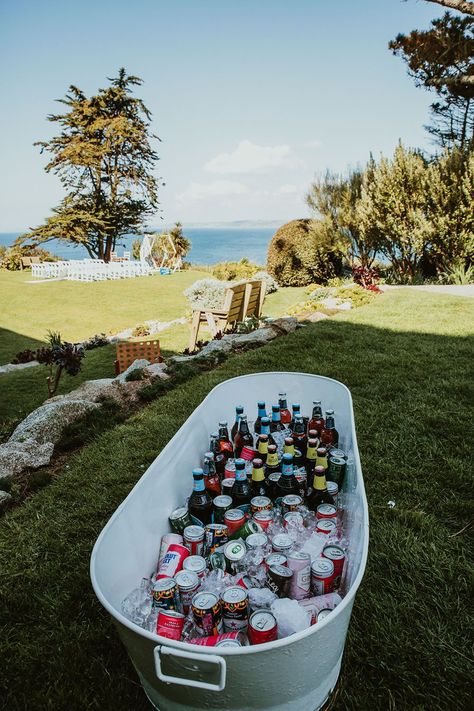 Bath filled with alcohol outdoors on wedding day in Cornwall Drinks Display Wedding, Drinking Wedding Ideas, Diy Drinks Wedding, Alcohol Display Wedding, Drink Cooler Wedding, Drink Wedding Station, Drink Containers For Wedding, Wedding Drinks Display, Diy Wedding Alcohol