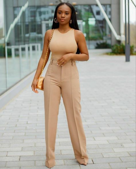 Buisness Casual, Nude Outfits, Look Zara, Monochromatic Fashion, Professional Outfits Women, Business Outfits Women, Stylish Work Attire, Office Outfits Women, Business Casual Outfits For Work