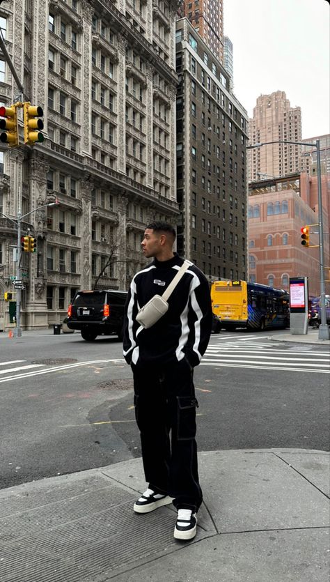 Men’s Streetwear Photoshoot, Comply Outfit, Fit Poses Men, Streetwear Men Poses, Aesthetic Clothes Guys, Black Mens Outfits Street Style, Street Wear Poses Men, Larry June Outfit, Streetware Outfits Boys