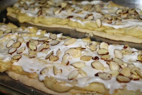 Puff Pastry Coffee Cake, Danish Almond Puff, Almond Puff Pastry Danish, Almond Danish Puff Pastry, Almond Paste Puff Pastry Recipes, Almond Danish Pastry, Almond Kringle Recipe Wisconsin, Swedish Pastry Recipes, Almond Danish Kringle Recipe