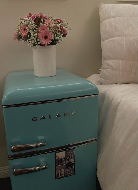 Blue Mini Fridge In Bedroom, Mini Fridge Area In Bedroom, Cute Mini Fridge In Bedroom Aesthetic, Mini Fridge For Bedroom, Mini Fridge Dorm Ideas, Mini Fridge Decoration Ideas, Room With Mini Fridge, Dorm Room Fridge Set Up, Cute Mini Fridge In Bedroom