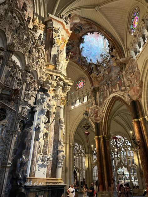 Is a Roman Catholic church in Toledo, Spain. It is the seat of the Metropolitan Archdiocese of Toledo. Roman Catholic Aesthetic, Catholic Architecture, Catholic Cathedrals, Medieval Spain, Catholic Core, Toledo Cathedral, Traditional Catholicism, Roman Church, Spain Trip