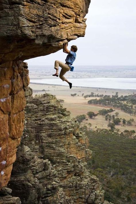 Hang High. Yeah, I just have this overwhelming need to fight gravity. Sure! Climbing Shirts, Crazy Stunts, Action Photos, Rock Climbers, Kitesurfing, Mountain Climbing, Photo Vintage, Skydiving, Parkour