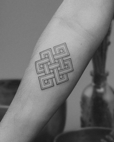 The “eternal knot,” also known as the “endless knot” or “infinity knot,” is a symbolic figure that features in various cultures, particularly in Buddhism, Hinduism, and Celtic traditions. It is characterized by its intricate, interwoven lines with no clear beginning or end, symbolizing eternity, interconnectedness, and the cyclical nature of life. . . . . . . . . . . #tattooart #inked #tattooideas #tattoodesigns #tattooinspiration #tattooartist #tattoolovers #tattoolife #tattoosofinstagram #t... Celtic Infinity Tattoo, Endless Knot Tattoo, Infinity Knot Tattoo, Tibetan Tattoo, Eternal Knot, Endless Knot, Knot Tattoo, Celtic Traditions, Thai Tattoo