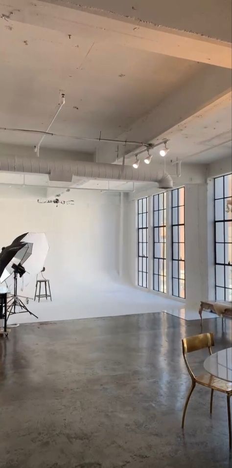 Luxury Life Aesthetic, Photography Studio Spaces, Online Side Hustles, Board Mood, Design Studio Office, Fashion Dream Job, Money Tree, Board Inspiration, Dream Studio