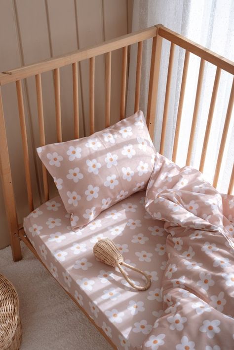 Crib Bedding Set, Toddler Duvet Cover, Daisy Baby Quilt Twin Size Kids Bedding, Boho Baby Bedding, Custom Bedding, Baby Girl Nursery Bedding Daisy Bedding, Boho Baby Bedding, Girls Twin Bed, Mini Crib Bedding, Toddler Duvet Cover, Bedding Twin, Baby Duvet, Bedding Boho