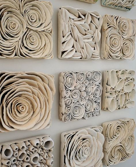 Clay Tiles Designs, Clay Tile Art, Ceramic Relief Tiles, Toilet Paper Roll Snowflakes, Clay Relief Tiles, Paper Roll Snowflakes, Clay On Canvas, Clay Relief, Ceramic Tile Crafts