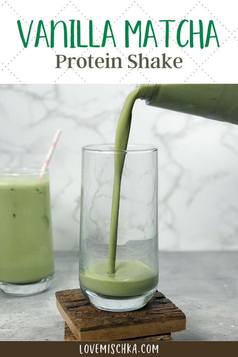 Creamy, bright green matcha protein shake is poured into a tall glass from a portable blender. Another tall glass, full of bright green matcha protein shake, sits behind it, with a white and pink polka dot, paper straw. Protien Smoothies Recipes Matcha, Vanilla Premier Protein Smoothie Recipes, Matcha Protein Powder Recipes, Protein Shake Recipes Banana, Macha Green Tea Protein Shake, Green Tea Protein Shake, Avocado Protein Shake, Homemade Matcha Powder, Matcha Collagen Smoothie