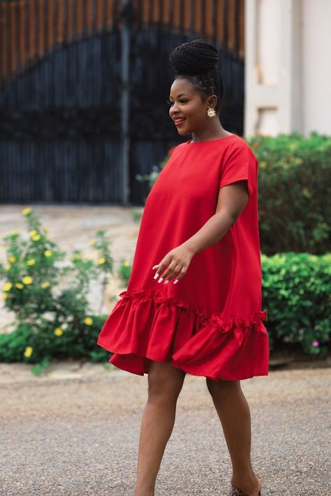 How to Wear a Shift Dress with Style & Class – Svelte Magazine Cute Shift Dresses, Shift Dress Designs, Short Simple Dresses, African Pregnancy Dresses, Pregnancy Dress Outfits, Pregnancy Dresses Casual, Shift Dress Outfit, Shift Dresses For Women, Maternity Wear Dresses