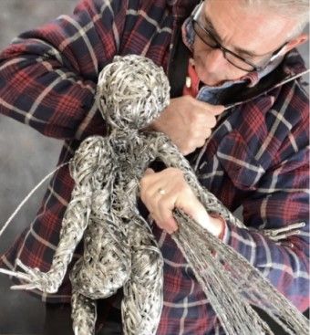 Robin Wight, Fairy Sculpture, Chicken Wire Sculpture, Fantasy Wire, Chicken Wire Art, Chicken Wire Crafts, Wire Fairy, Wire Art Sculpture, Art Wire