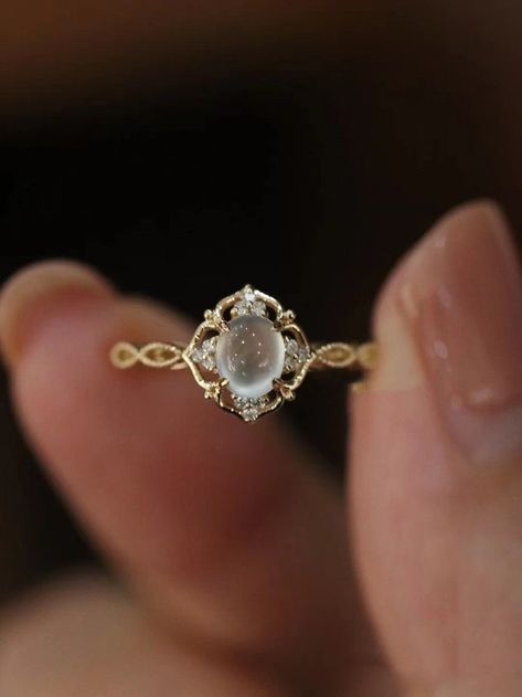 Jade Diamond Engagement Ring, Vintage Gold Moonstone Ring, Titanic Accessories, Weird Engagement Rings, Non Traditional Wedding Rings, Unique Engagement Rings Vintage, Magical Rings, Stone Wedding Rings, خواتم خطوبة