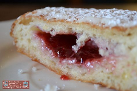 Bismarck Donut Recipe, Bismark Donut, Fancy Pastries, Donut Filling, Work Recipes, Doughnut Recipe, Bread And Pastries, Donut Recipes, No Bake Desserts