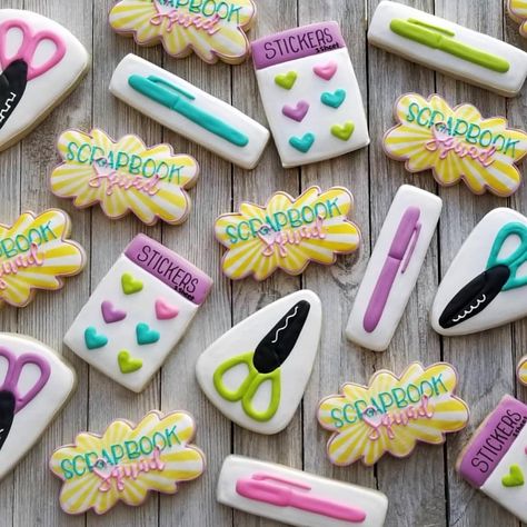 @stencibelle on Instagram: “Are these Scrapbooking Cookies not the cutest?? They are by @nikkistreatboutique and she used our sunburst stencil - it’s tagged if you…” Scrapbook Cookies Decorated, Cookie Hacks, Themed Cookies, Sugar Cookie Designs, Cookie Ideas, Easter Cookies, Icing Cookies, Cookie Art, Cookie Designs