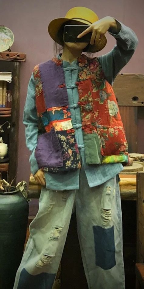 Layered Fashion Aesthetic, Patchwork Aesthetic, Patchwork Outfit, Women Vests, Reworked Clothes, China Street Fashion, Recycled Clothes, Patchwork Vest, Colorful Vest