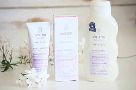 Weleda Baby Derma White Mallow Collection contains coconut oil. Oil Skin Care Routine, Weleda Baby, Bio Oil Skin, Makeup Tutorial Eyeshadow, Baby Skin Care, Warming Up, Prevent Wrinkles, Moisturizing Body Wash, Spf Sunscreen