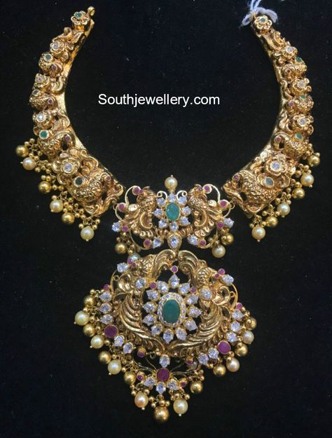 Ashtalakshmi Necklace, Indian Necklace Designs, Kanti Necklace, Necklace Designs Gold, Nakshi Necklace, Gold Haram, Gold Temple Jewellery, Gold Jewelry Outfits, Peacock Necklace