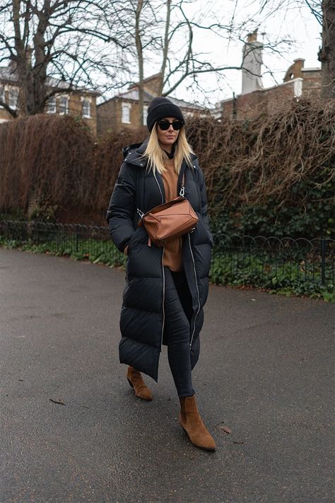 Long Puffer Coat Outfit, Long Puffer Jacket Outfit, Black Puffer Jacket Outfit, Puffer Coat Outfit, Black Jacket Outfit, Parka Outfit, Puffer Outfit, Emma Hill, Winter Jacket Outfits