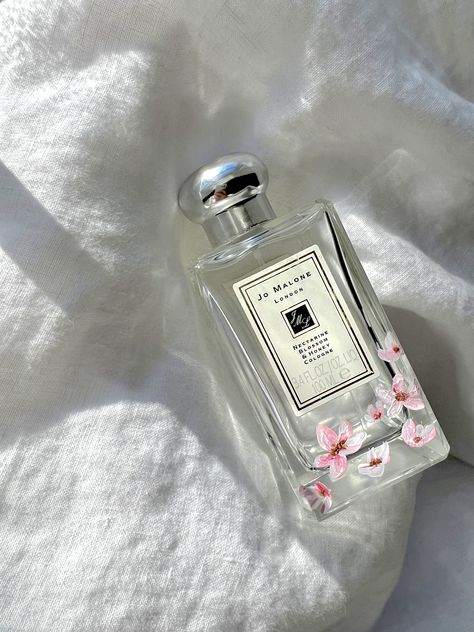 toronto bottle painter Perfume Art Painting, Jo Malone Aesthetic, Perfume Art, Painted Bottle, Fragrance Bottle, Nectarine, Easy Diy Art, Jo Malone, Bottle Painting