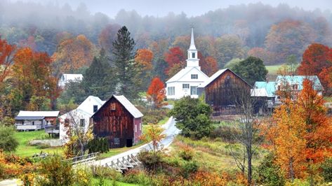 The 10 Worst States for Retirees Rock Soup, Vermont Photography, Pumpkin Christmas, Misty Autumn, Small Cities, Wholesome Life, Samuel De Champlain, Vermont Fall, Autumn Watercolor