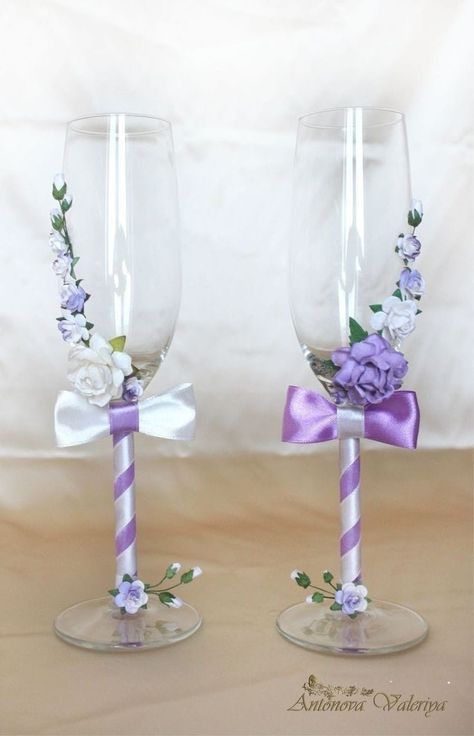 Rapunzel Wedding Theme, Purple Quinceanera Theme, Champagne Glasses Decorated, Glass Painting Ideas, Flowers Arrangements Ideas, Wedding Decorations Diy Centerpiece, Glass Decor Ideas, Light Purple Wedding, Sweet 16 Party Themes