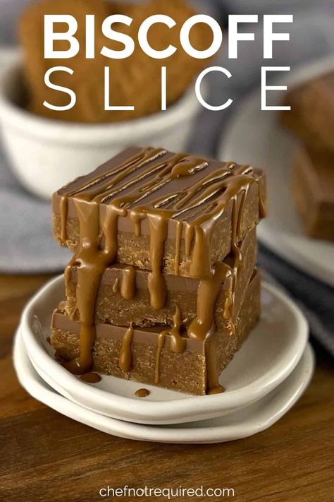 This Biscoff slice recipe is a must for Biscoff lovers! A super easy no bake slice recipe made with plenty of Biscoff spread and a layer of chocolate and Biscoff on top, plus a decadent Biscoff drizzle. With flavours of caramel and cinnamon, this will be one of your favourite recipes this holiday season. Also a great make ahead Biscoff dessert idea. Biscoff Healthy Recipes, Biscoff Recipes Easy, Biscoff Slice, Biscoff Drizzle, Biscoff Desserts, No Bake Slice, Biscoff Dessert, Biscuits Sweet, Slice Recipes